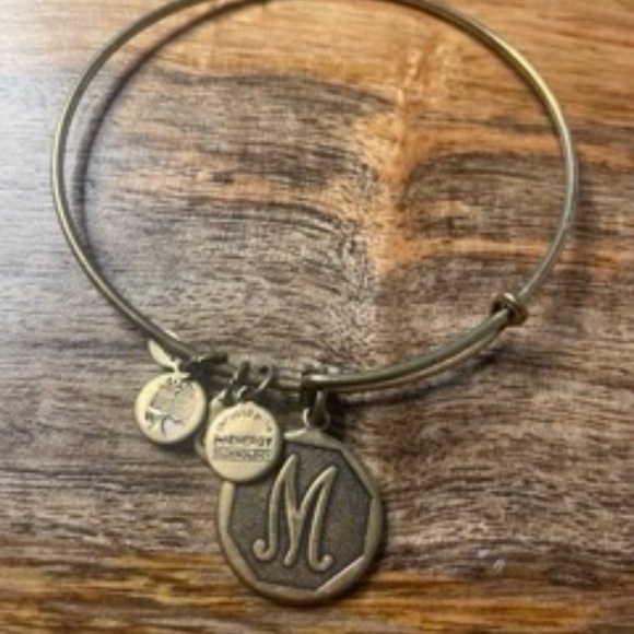 alex and Ani gold M Initial Bracelet - Picture 1 of 2